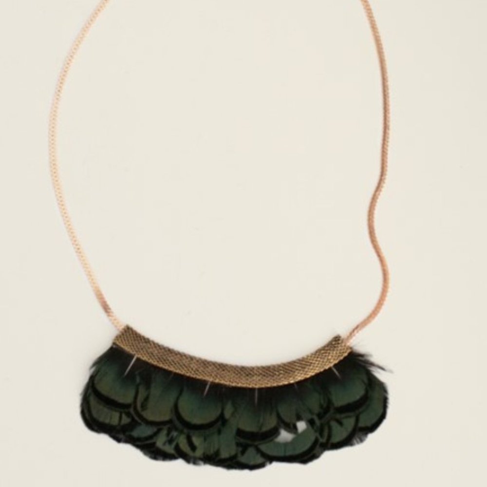Serafina Mesh Feather Bib Necklace – Green